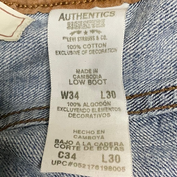 Authentic Signature Levi Strauss & Co. Light Blue Wash, Low Bootcut Jeans - Picture 8 of 8